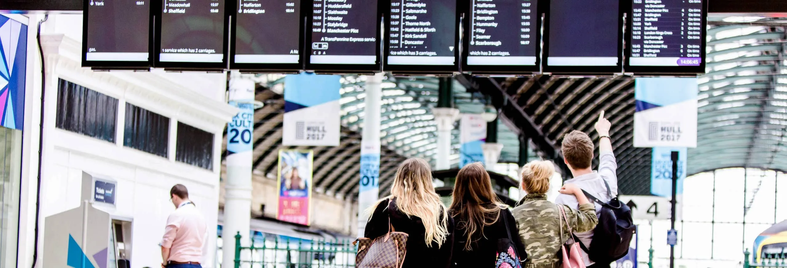 Hull Paragon Station trains timetables info screens
